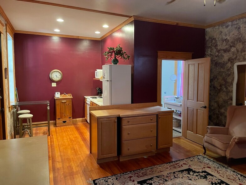 More Photos Of 302-304 S River Park Dr, Guttenberg Apartments For Sale