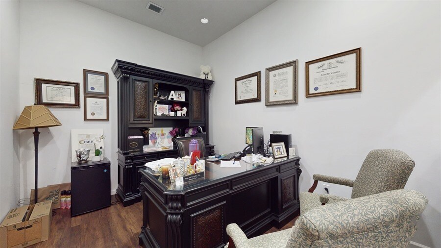 More Photos Of 26-32 Bond St, Westbury Loft Creative Space For Lease