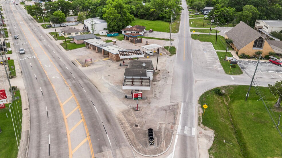 More Photos Of 5202 S Main St, Crosby General Retail For Sale