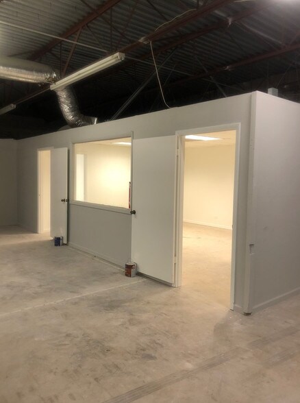 More Photos Of 100 SW 15th St, Fort Lauderdale Warehouse For Lease