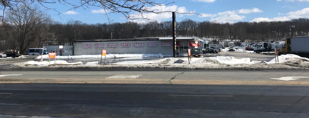 More Photos Of 35 SW Cutoff, Worcester Service For Lease