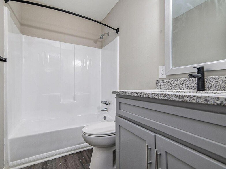 More Photos Of 2050 Inverway Ct, Kalamazoo Apartments For Sale