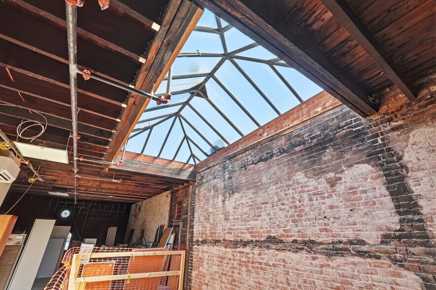 More Photos Of 245 High St, Holyoke Office For Lease