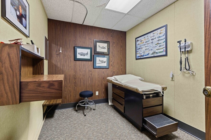 More Photos Of 6 Professional Park Dr, Webster Medical For Sale
