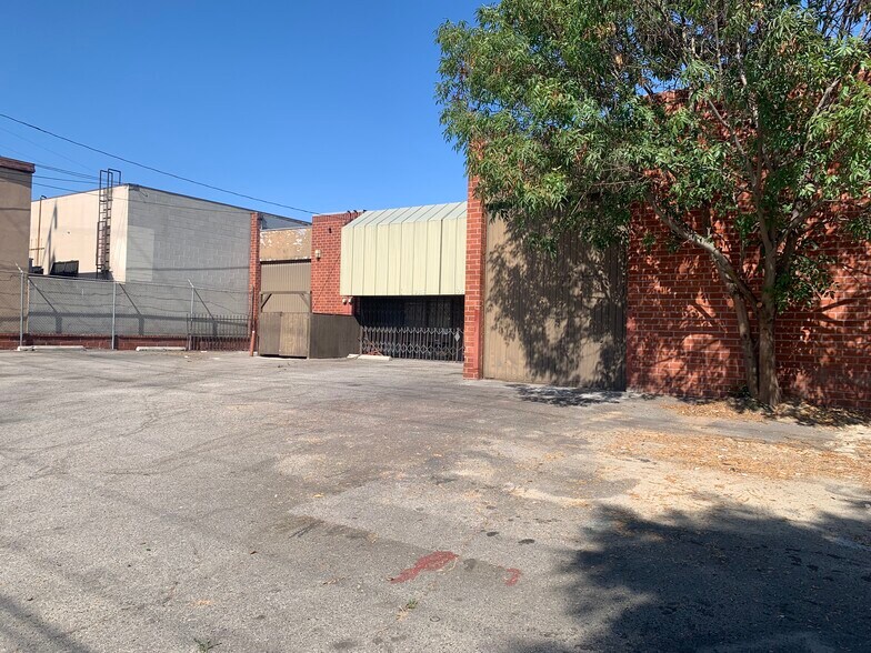 More Photos Of 12816-12818 S Western Ave, Gardena Warehouse For Lease