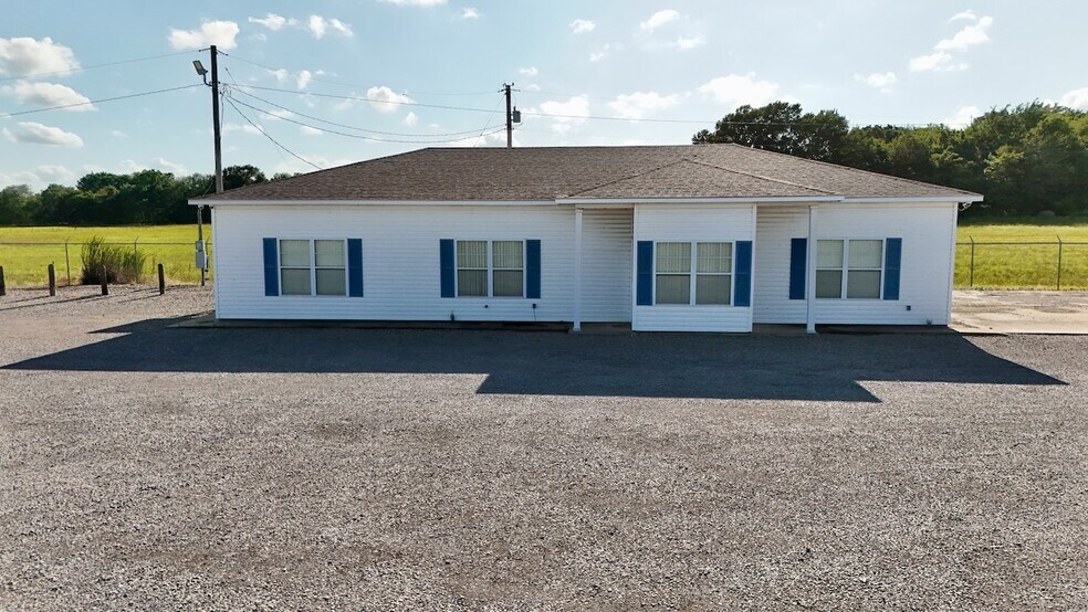 More Photos Of 230 Boyle Rd, Kiowa Service For Sale