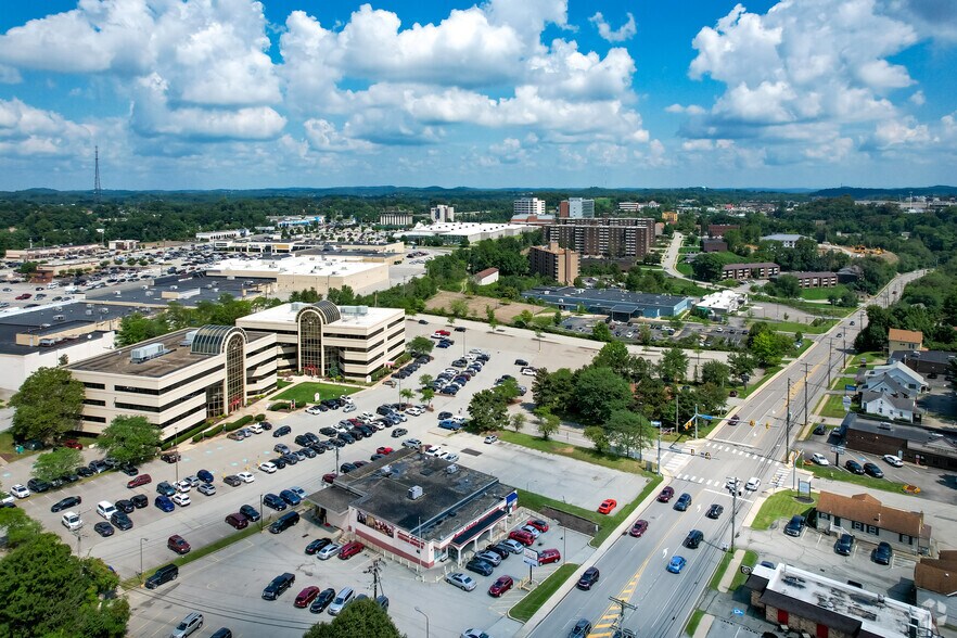 More Photos Of 4075 Monroeville Blvd, Monroeville Unknown For Lease