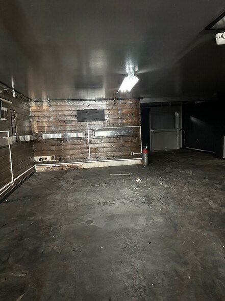 More Photos Of 316 14th St, Oakland Bar For Sale