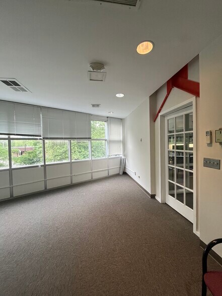 More Photos Of 11 Talcott Notch Rd, Farmington Office For Lease