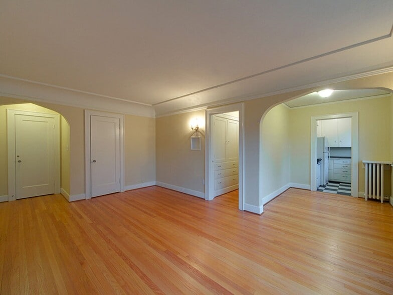 More Photos Of 416 Summit Ave E, Seattle Apartments For Sale