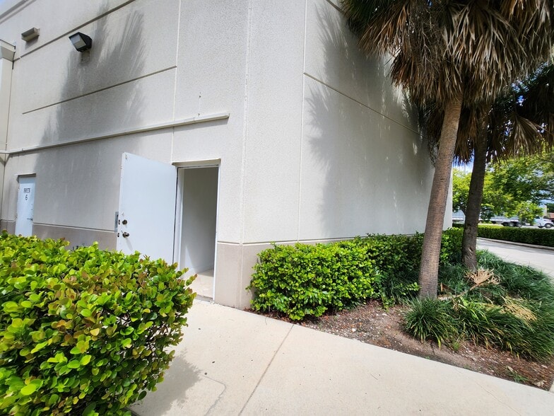 More Photos Of 2400 W Sample Rd, Pompano Beach Storefront Retail Office For Sale