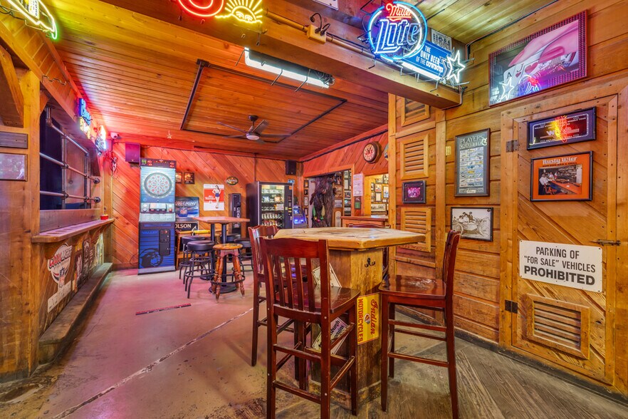 More Photos Of 1390 McQueeney Rd, New Braunfels Sports And Entertainment For Sale