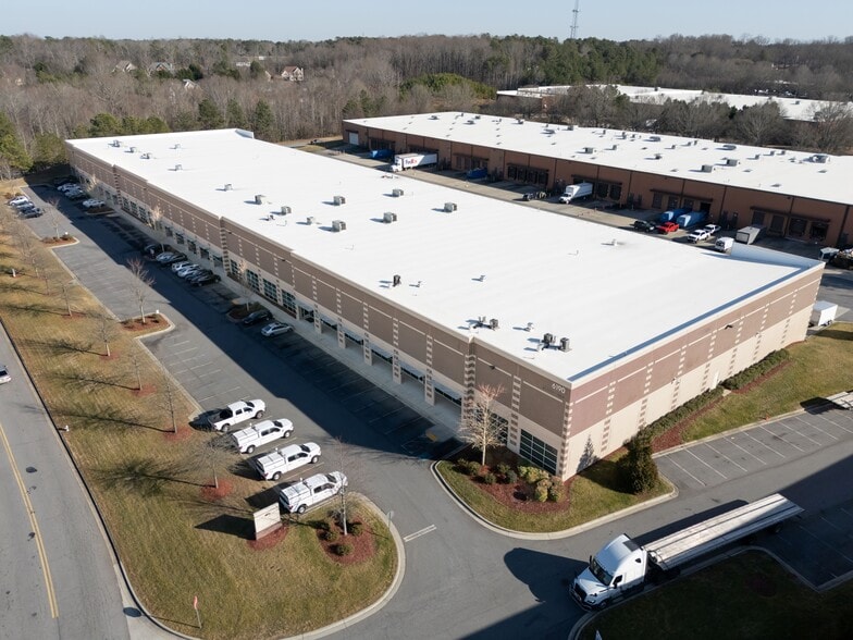 More Photos Of 6190 Shiloh Crossing, Alpharetta Distribution For Lease