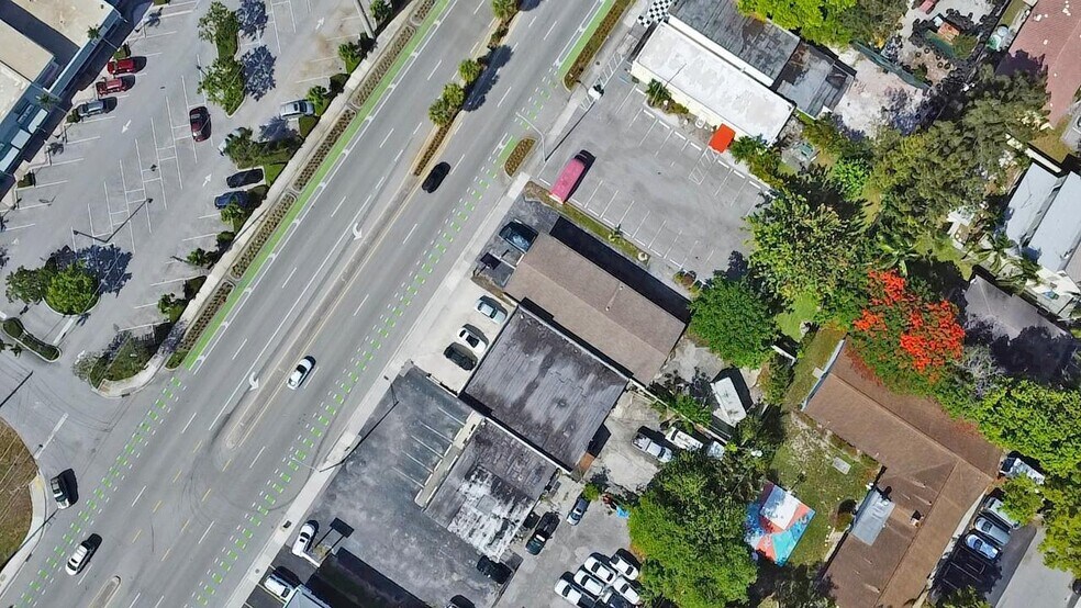 More Photos Of 200 W Prospect Rd, Oakland Park Freestanding For Sale