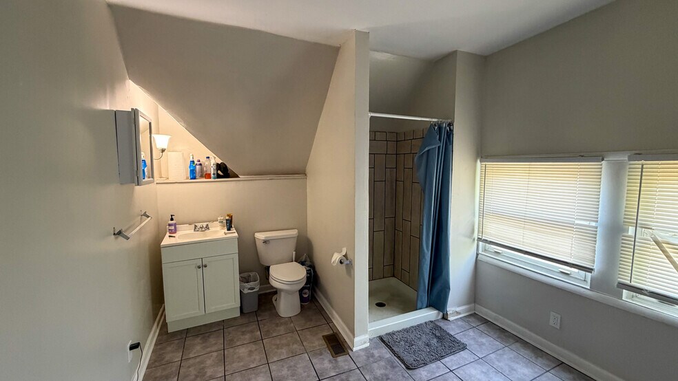 More Photos Of 275 McCormick Pl, Cincinnati Apartments For Sale