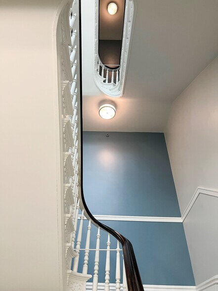 More Photos Of 125 Ottawa Ave NW, Grand Rapids Office For Lease