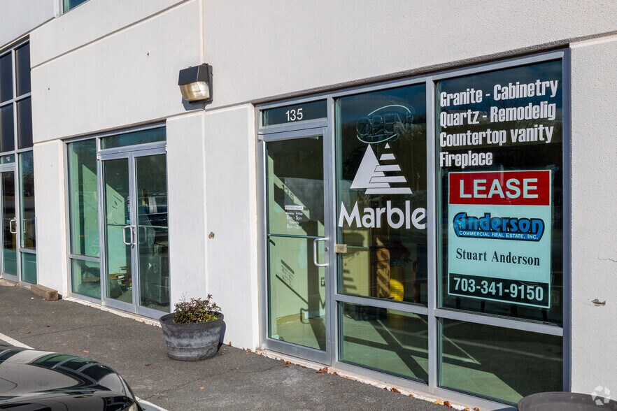 More Photos Of 21760 Beaumeade Cir, Ashburn Light Distribution For Lease