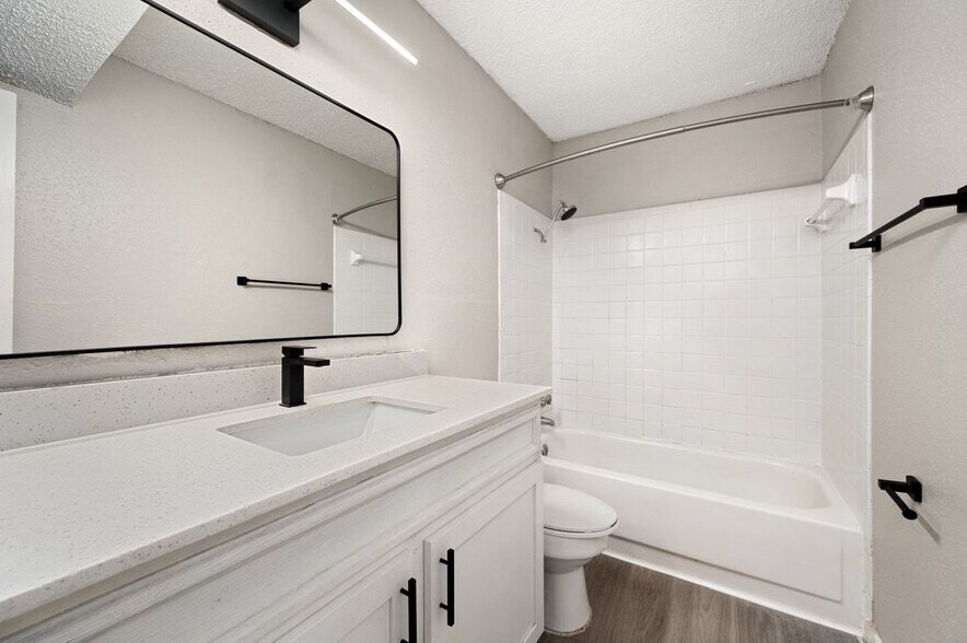 More Photos Of 5606 N Lamar Blvd, Austin Apartments For Sale