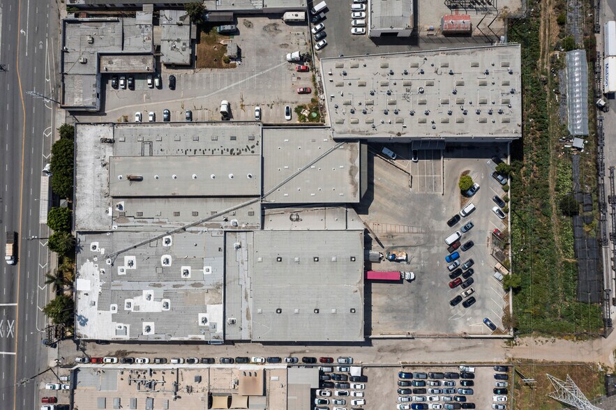 More Photos Of 15001 S Figueroa St, Gardena Distribution For Sale
