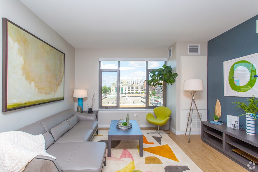 More Photos Of 1133 South Blvd, Oak Park Apartments For Lease