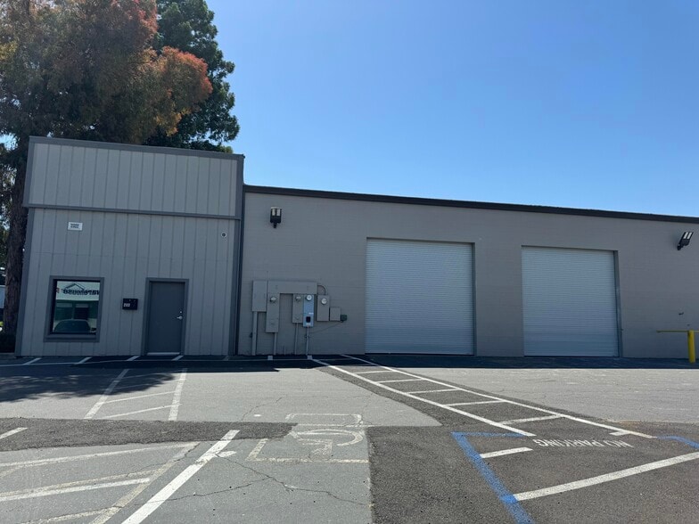 More Photos Of 2322 Gold River Rd, Rancho Cordova Warehouse For Sale