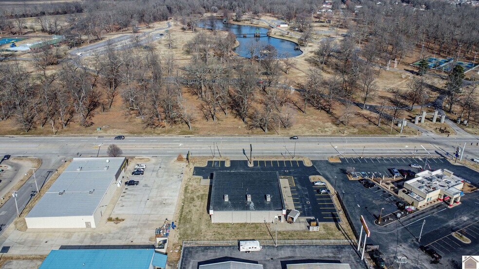 More Photos Of 2828 Park Ave, Paducah Freestanding For Lease