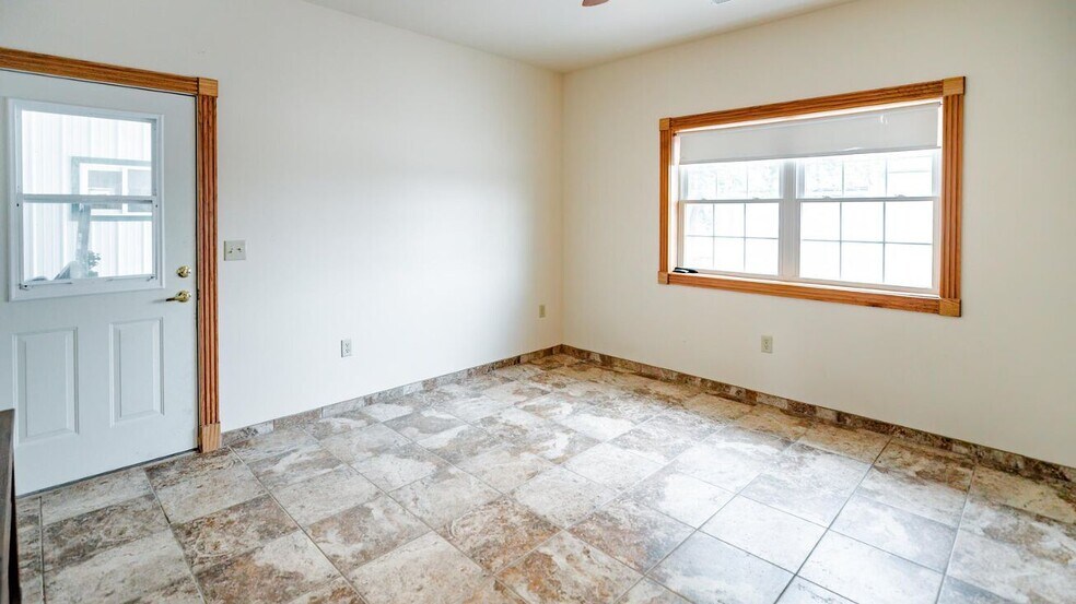 More Photos Of 352 MO-245, Dadeville Horse Stables For Sale