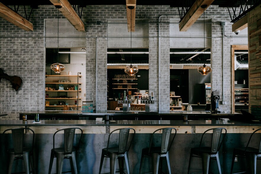 More Photos Of 2850 S Circle Dr, Colorado Springs Hotel For Sale