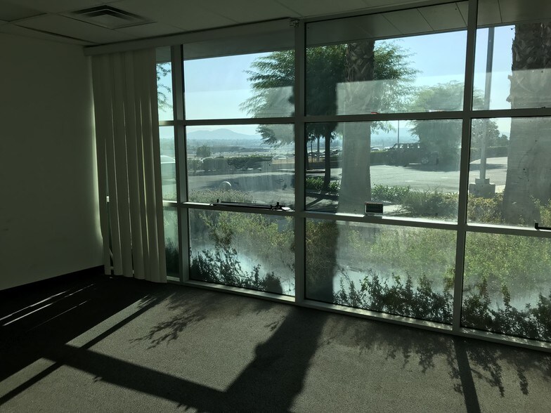 More Photos Of 6421 Central Ave, Riverside Warehouse For Lease