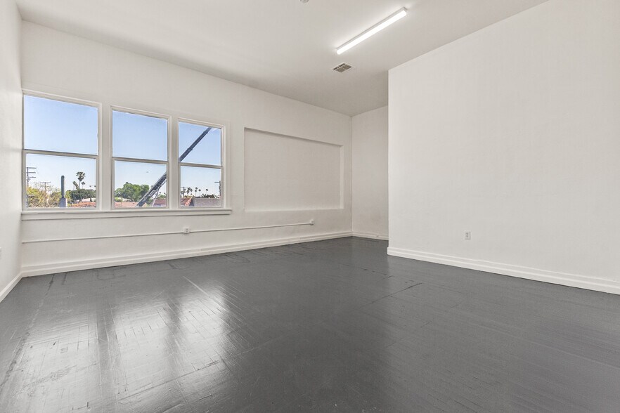 More Photos Of 1101-1125 S La Brea Ave, Inglewood Storefront Retail Office For Lease