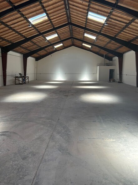 More Photos Of 1430 Yosemite Ave, San Francisco Warehouse For Sale