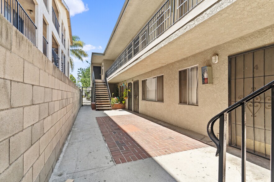 More Photos Of 1036 Saint Louis Ave, Long Beach Apartments For Sale