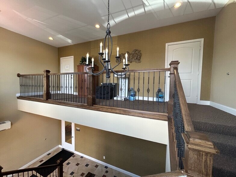 More Photos Of 5082-5086 Wooster Rd, Cincinnati Medical For Sale