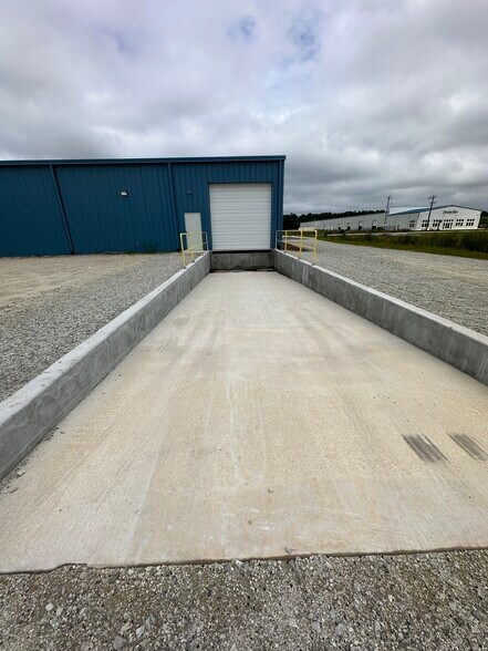More Photos Of 401 Betty Taylor Wood, Holly Ridge Manufacturing For Lease