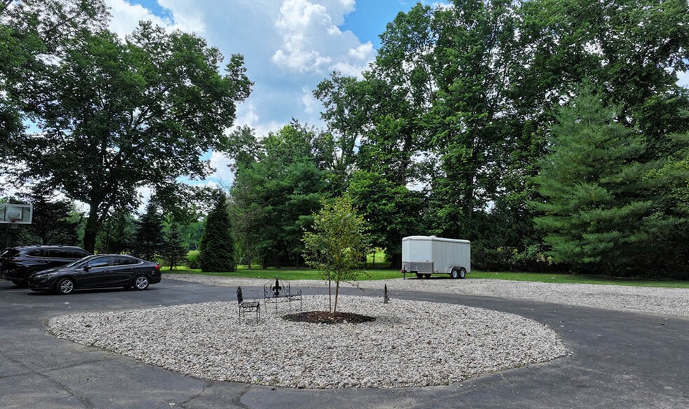 More Photos Of 3227 River Rd, Louisville Specialty For Sale