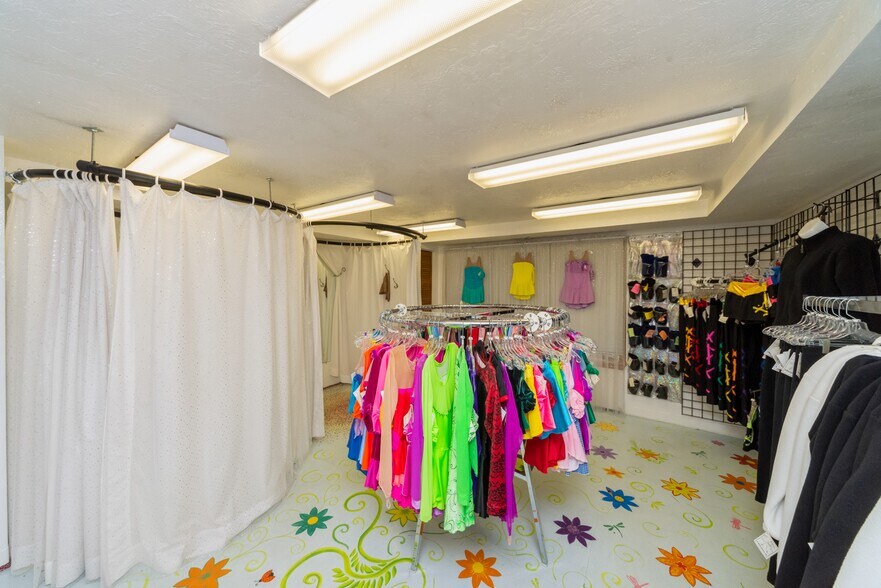 More Photos Of 205 Walnut St, Framingham Office Residential For Sale