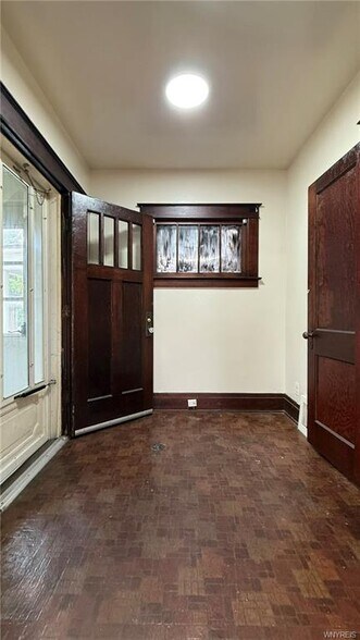 More Photos Of 1890 Linwood Ave, Niagara Falls Apartments For Sale