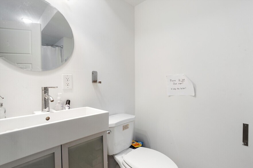 More Photos Of 631 N 12th St, Philadelphia Office Residential For Lease