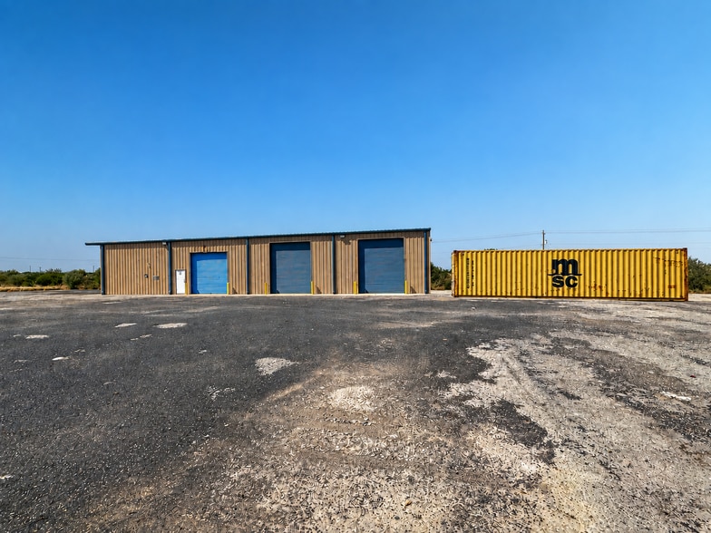 More Photos Of 243 Foster Dr, Asherton Warehouse For Sale