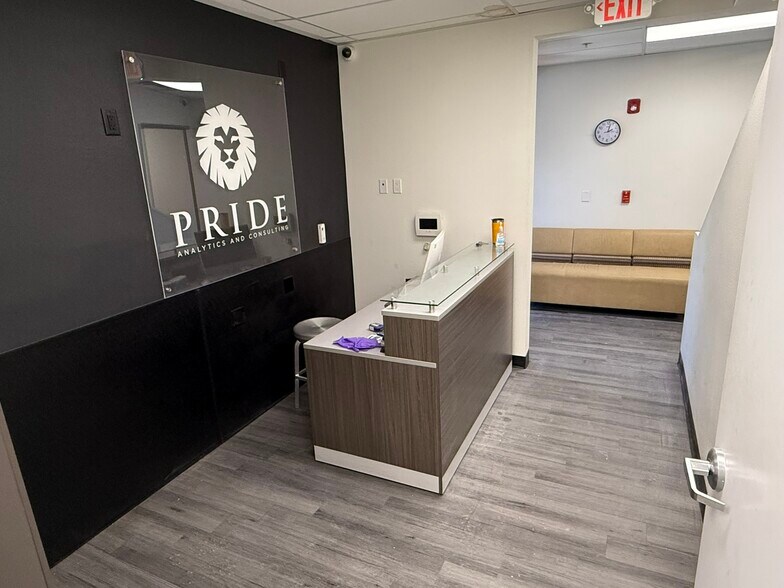 More Photos Of 32475 Date Palm Dr, Cathedral City Freestanding For Lease