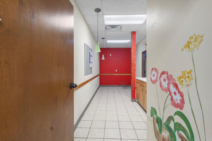 More Photos Of 9846 State Highway 31 E, Tyler Medical For Sale