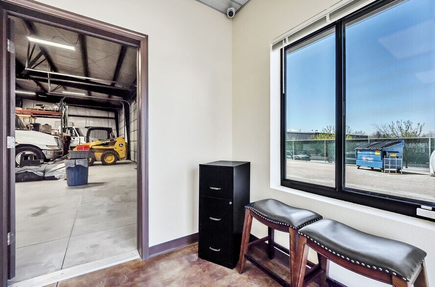More Photos Of 7315 McClain Pt, Colorado Springs Warehouse For Sale