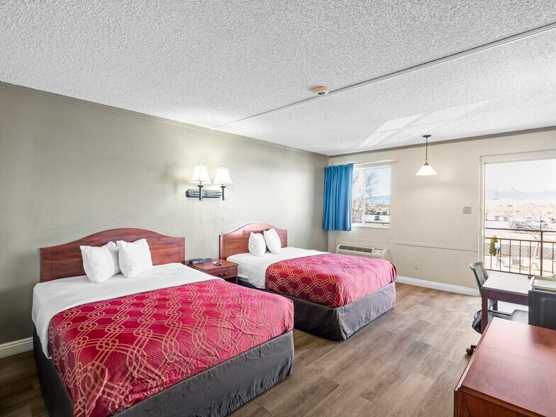 More Photos Of 1225 S State St, Salina Hotel For Sale