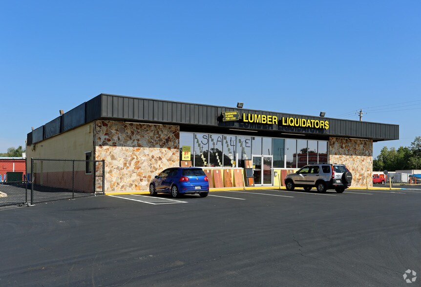 More Photos Of 2885 S Orlando Dr, Sanford Freestanding For Lease