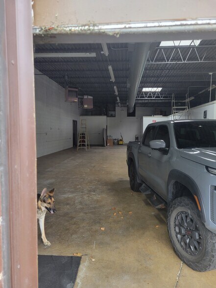 More Photos Of 290 Telser Rd, Lake Zurich Warehouse For Lease