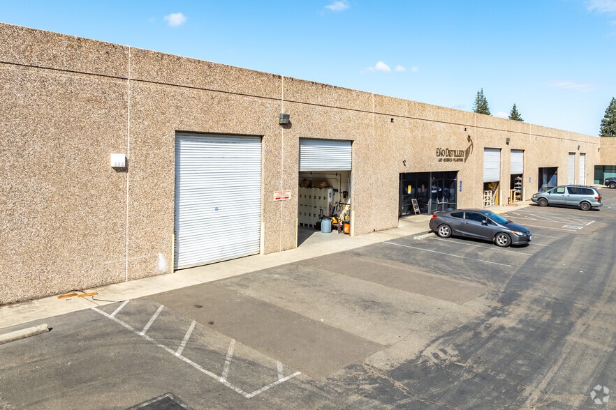 More Photos Of 11460 Sunrise Gold Cir, Rancho Cordova Manufacturing For Lease