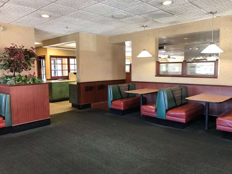More Photos Of 650 N Scottsdale Rd, Tempe Restaurant For Lease