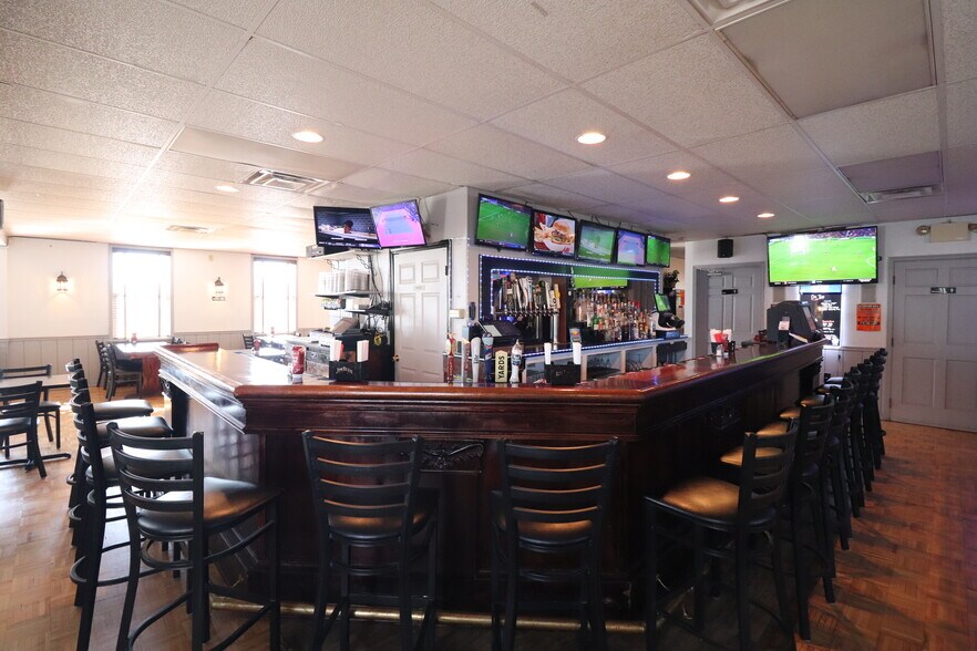 More Photos Of 7646 Lancaster Ave, Myerstown Restaurant For Sale