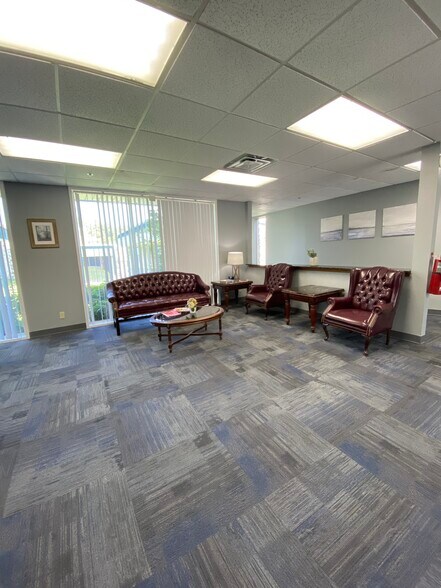 More Photos Of 5525 E 51st St, Tulsa Office For Lease
