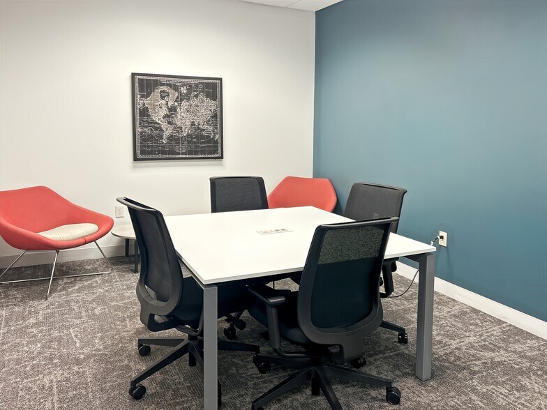 More Photos Of 10752 Deerwood Park Blvd, Jacksonville Coworking Space